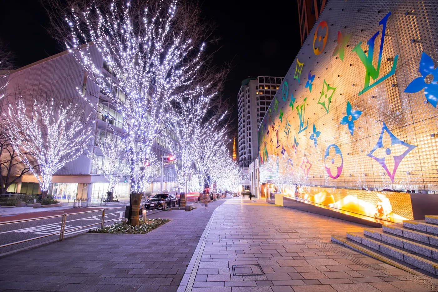 Tokyo winter illumination, the champagne gold lights of Marunouchi Nakadori seen from a car window